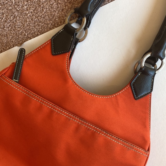 ❤️Reaction Kenneth Cole bright orange shoulder bag. - Picture 4 of 7
